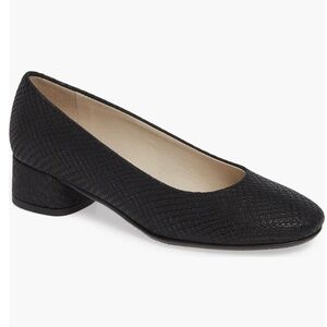 Amalfi by Rangoni black snakeskin leather shoes featuring "Pillow Feel" Size 7